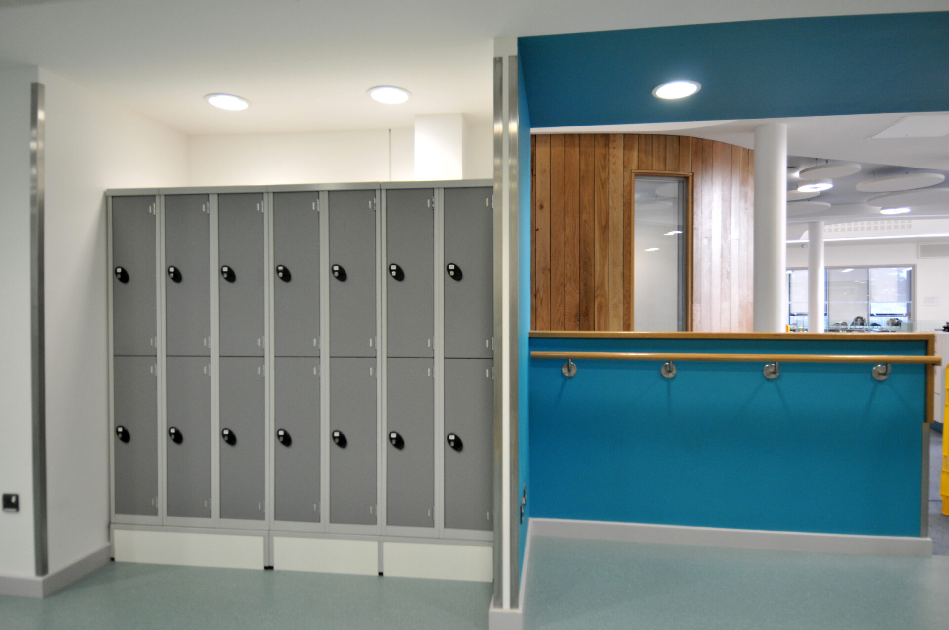 TRESHAM COLLEGE CORBY